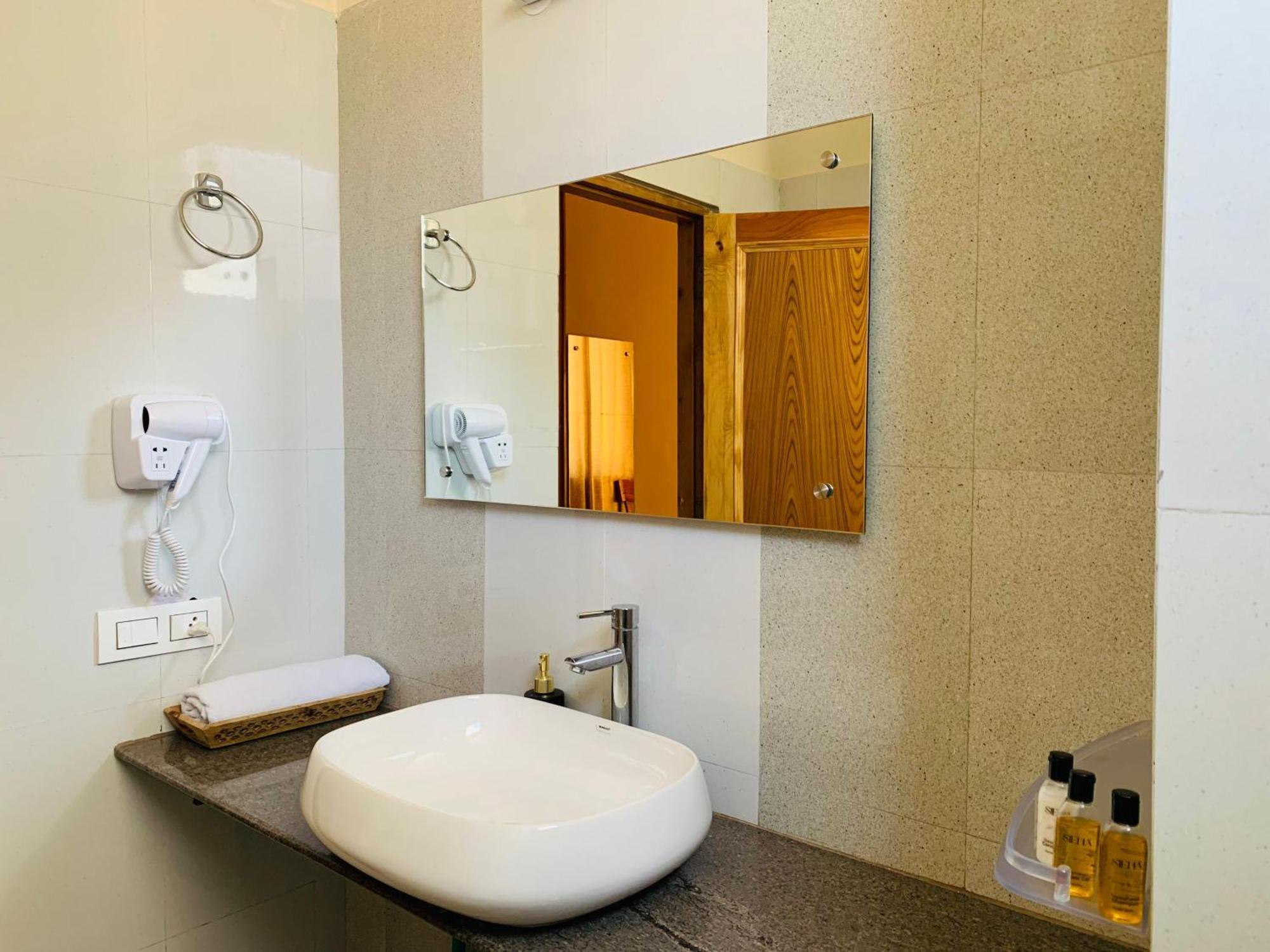 The Bulevar - Whispering Willows Otel Sissu Dış mekan fotoğraf