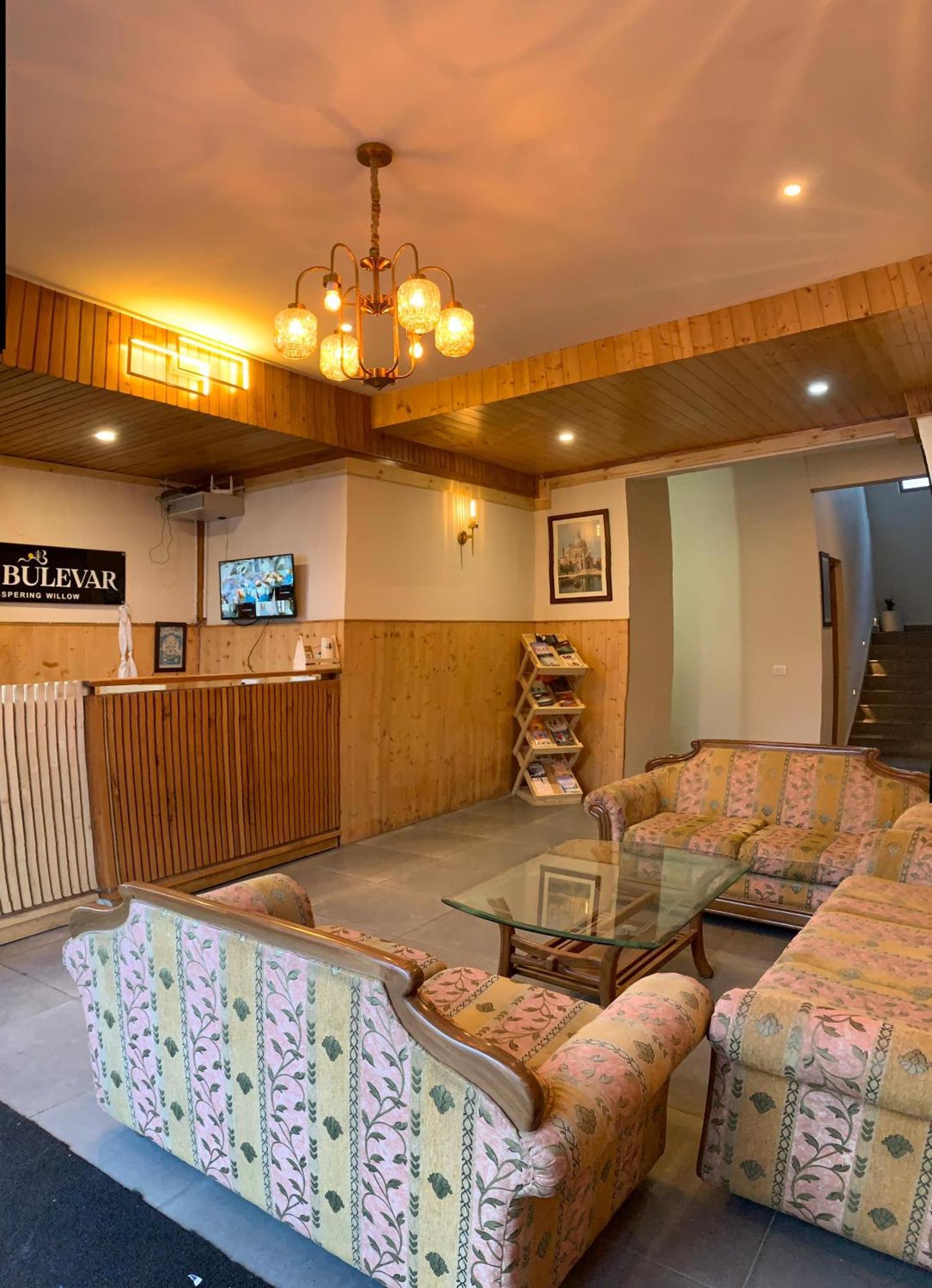 The Bulevar - Whispering Willows Otel Sissu Dış mekan fotoğraf